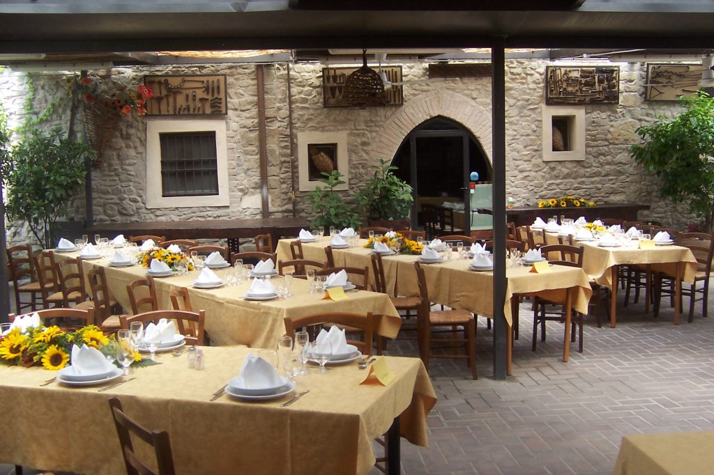 Ristorante Montebaducco esterno